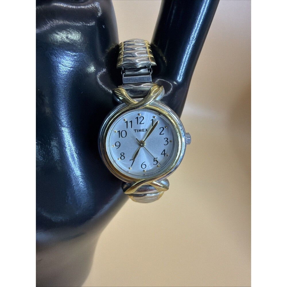 Vintage Timex Ladies Wristwatch SR 621SW Quartz New Battery Runs Great